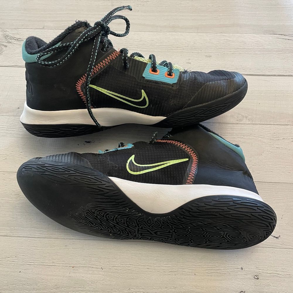 Nike Kyrie Flytrap‎ Basketball shoes size 5